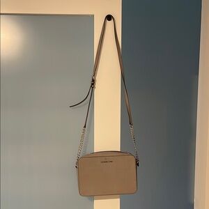 Michael Kors Gray Crossbody Bag with Minimalist Aesthetic